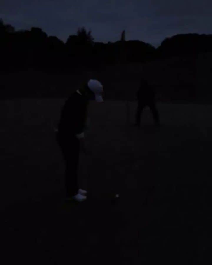 のインスタグラム：「3클럽만으로 오랜만에 라운딩.  마지막 두홀 버디로 이븐파 마무리! 어두워진다고 돌아가면 안되지!!! 버디를 잡고 돌어간다!! 재미있다 골프 ⛳😁」
