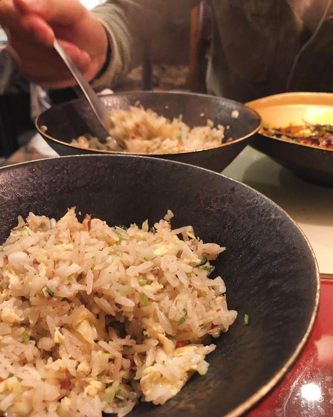 小西翼さんのインスタグラム写真 - (小西翼Instagram)「. 美味しかった🤤🤍 よく中華料理が無性に食べたくなる。 . #大体一緒のアングル #美味しかった#大阪グルメ #右には息子」10月23日 17時59分 - tucha_k