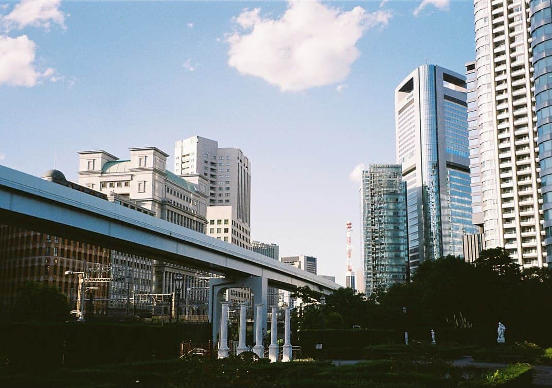 Masha Alexeevaさんのインスタグラム写真 - (Masha AlexeevaInstagram)「ma city!🖤 #kodak #film #tokyo」10月23日 18時03分 - marualeks