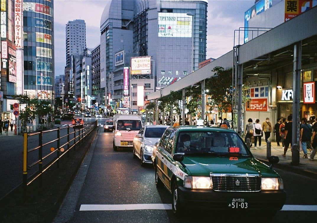 Masha Alexeevaのインスタグラム：「ma city!🖤 #kodak #film #tokyo」