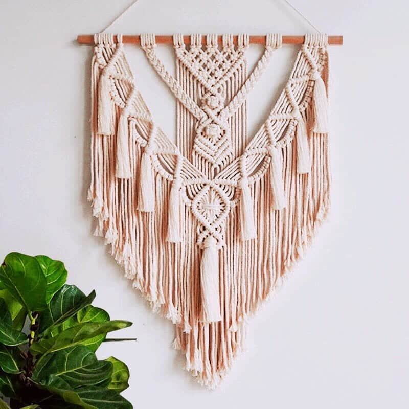 チップ＆ペッパーさんのインスタグラム写真 - (チップ＆ペッパーInstagram)「A statement piece for a boho touch . . . . . . . . . . #interior #morninglight #apartmenttherapy #macrame #interior4all #americanstyle #woodenhouse #interior123 #interior4inspo #interior_delux #interiordesign #myinterior #bohostyle #hangingchair #hanging #industrial #tapestry #scandinavian #mynordicroom #bohemian #natural #stylraven #farmhouse #minimalisticstyle」10月23日 18時23分 - sarafernstrom_