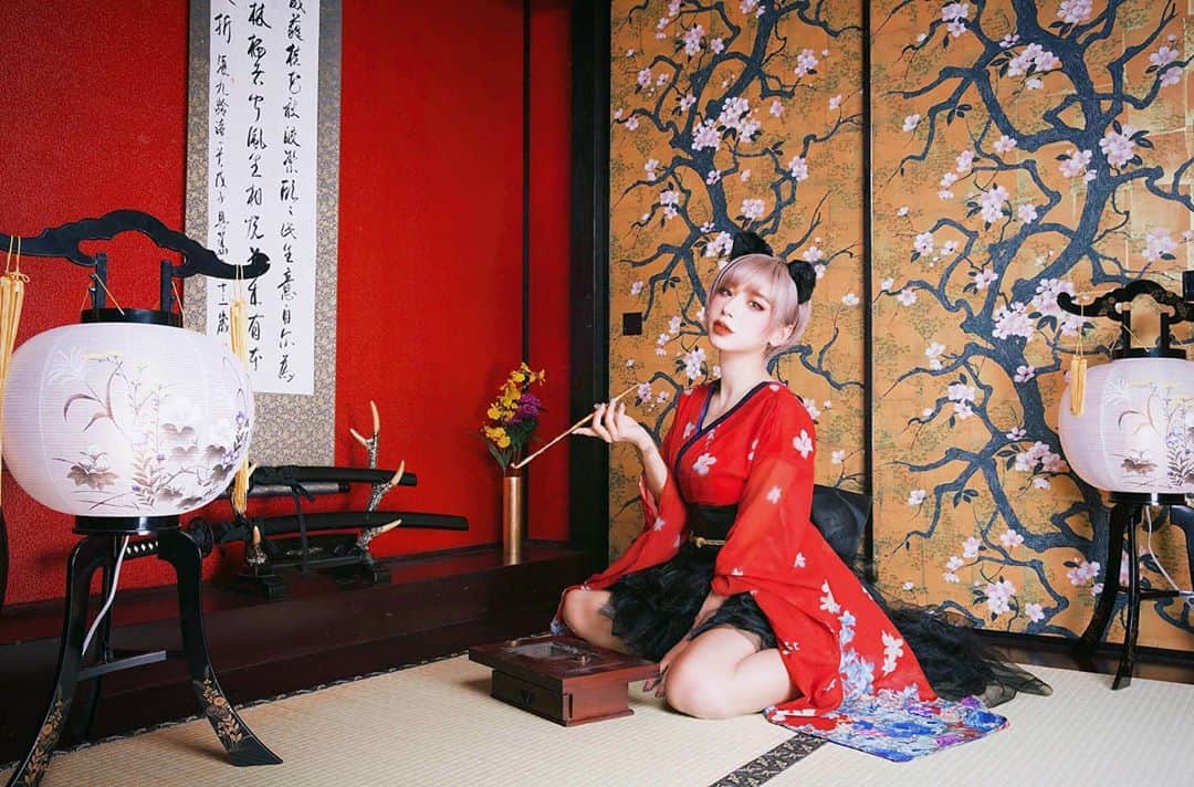 病夢やみいのインスタグラム：「2019  #猫耳#花魁#コスプレ#ハロウィン #할로윈#코스프레#할로윈분장#기모노#메이크업 #oiran#kimono#cosplaygirl#japanesegirl#tattoogirl」
