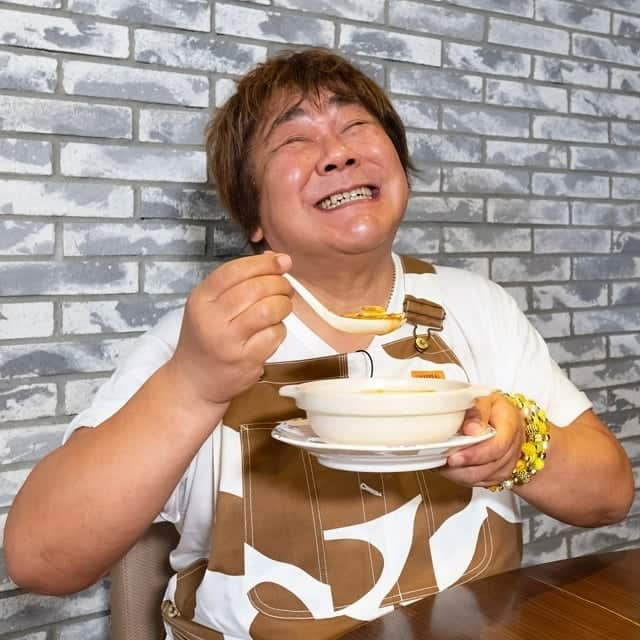 メレンゲの気持ちさんのインスタグラム写真 - (メレンゲの気持ちInstagram)「今回の通りの達人は、人気中華チェーン店『バーミヤン』をご紹介！ 大人気メニューを２倍楽しむ方法を彦摩呂さんに教えてもらいます。  #メレンゲの気持ち　#石塚英彦　#彦摩呂　#すかいらーく　#バーミヤン　#ギョーザ #麻婆豆腐　#チャーハン　#担担麺　#ドリンクバー　#アレンジ　#テイクアウト」10月23日 18時22分 - merengue1996