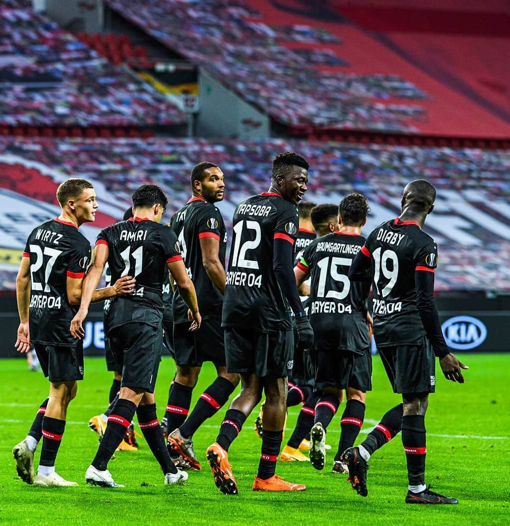 ヨナタン・ターさんのインスタグラム写真 - (ヨナタン・ターInstagram)「@europaleague here we are again! 💪🏾  Great way to bring European football back to the BayArena. 💯」10月23日 18時48分 - jonathantah_