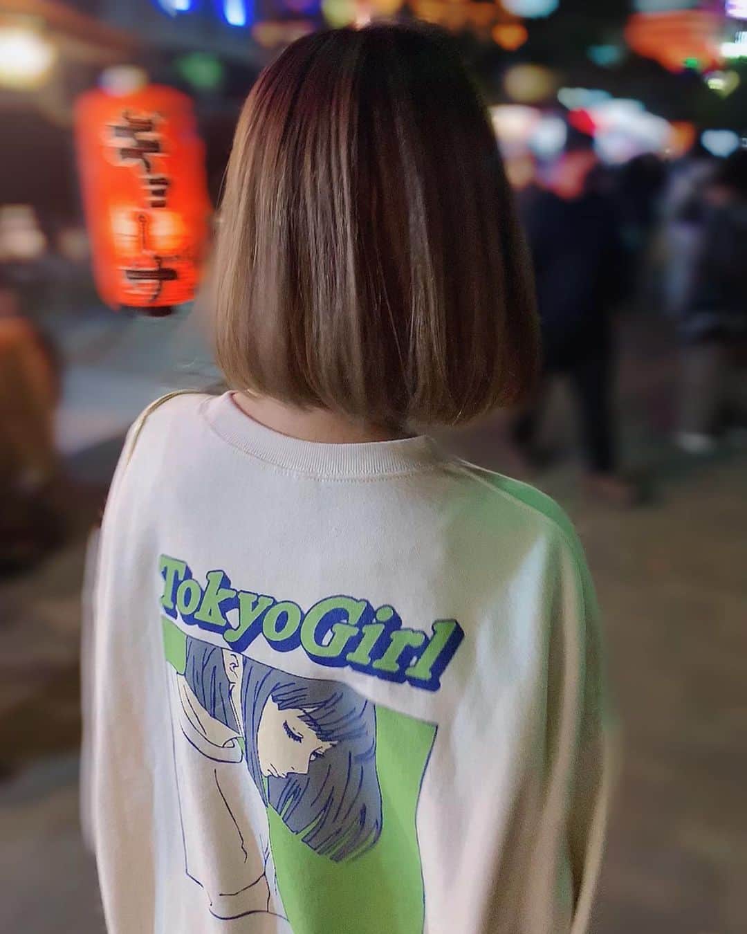 本橋優華のインスタグラム：「トーキョーガール 出張中✈︎  1人じゃ何もできないけど、わくわくを作れたらいいな。 人の為にも自分の為にも。  #髪切ったら寄せた感でちゃった #ガールではないな #トーキョーガール #大好き #東京生まれ  #tokyogirl#fashion#ootd#tops#sweat#favorite#nakasu#wwg#travel#goodnight」