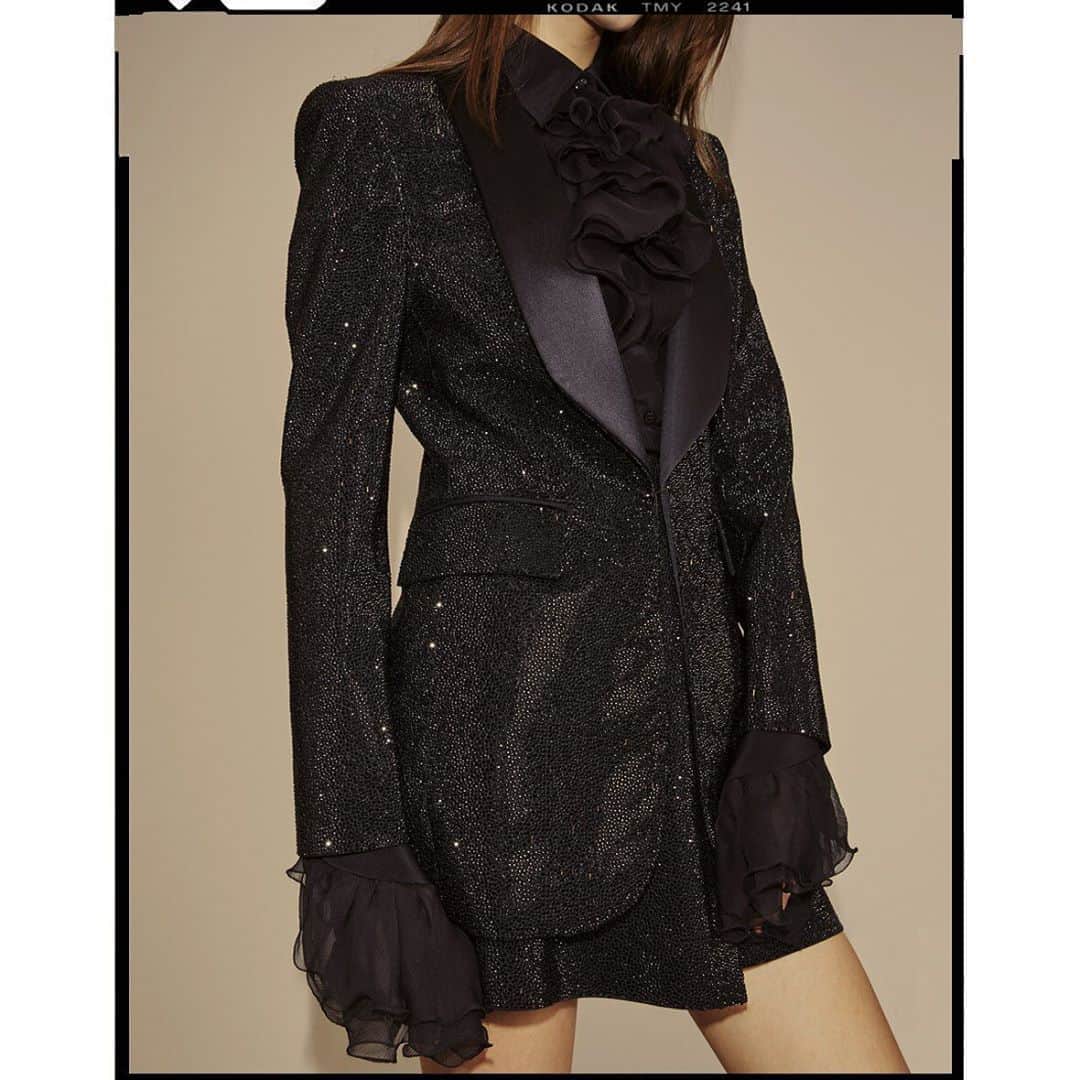 のインスタグラム：「Born to shine. #ErmannoScervino #FW2021 crystal jacket and skirt matched to crepe de chine shirt with romantic rouches.  . . . #ErmannoScervino #FW2021」