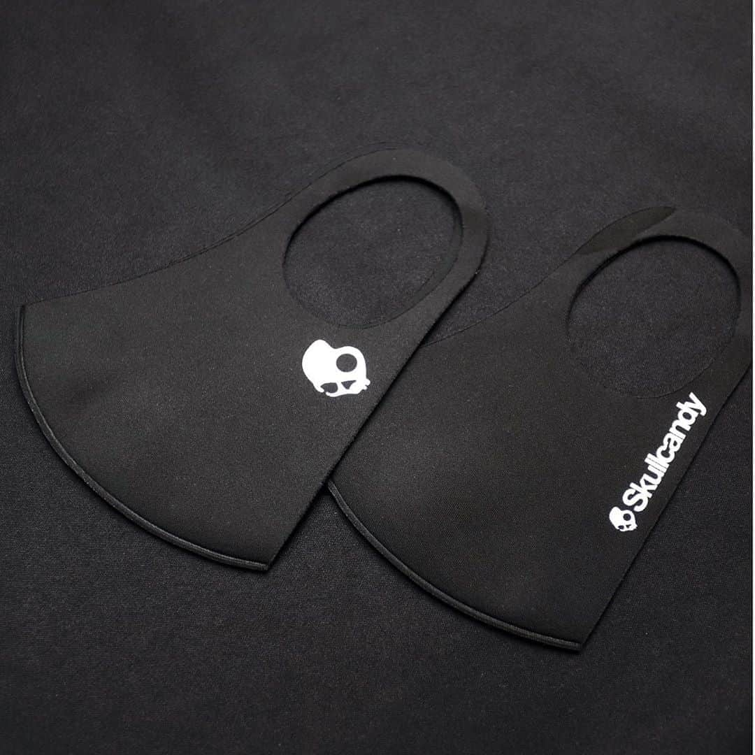 Skullcandy Japanさんのインスタグラム写真 - (Skullcandy JapanInstagram)「Skullcandy マスク💀2枚セットで販売開始✨オリジナルステッカー2枚付き！  Skullcandy.jpでは5,000円以上の購入でマスクプレゼント！  #Skullcandy #スカルキャンディー #マスク #洗っても使える」10月23日 19時19分 - skullcandyjapan