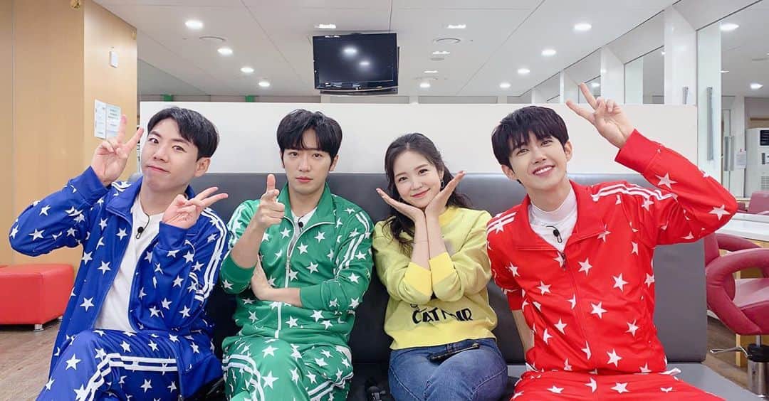 イ・サンヨプのインスタグラム：「#TvN세얼간이 #세얼간이」
