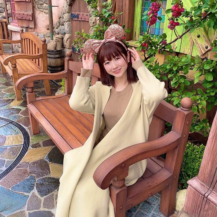 城田夏奈のインスタグラム：「. . . 1年以上ぶりにディズニーランドにいきました🏰✨  やっぱりステキ✨ 心がドキドキする^ ^  #ディズニーランド」