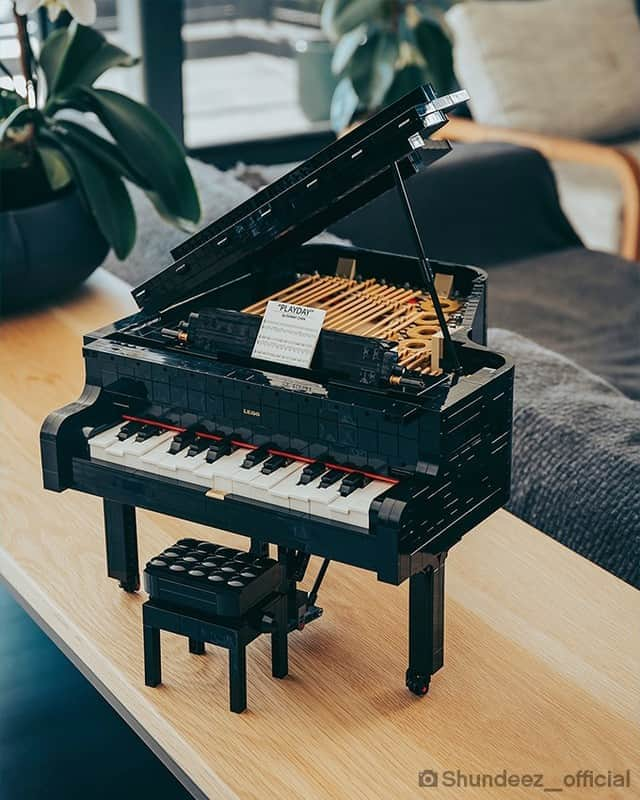 LEGOさんのインスタグラム写真 - (LEGOInstagram)「The LEGO Ideas Grand Piano is a real musical masterpiece 🎵 ​  📸 @shundeez_official from @brickcentral   #LEGO #Piano #Music」10月23日 20時00分 - lego