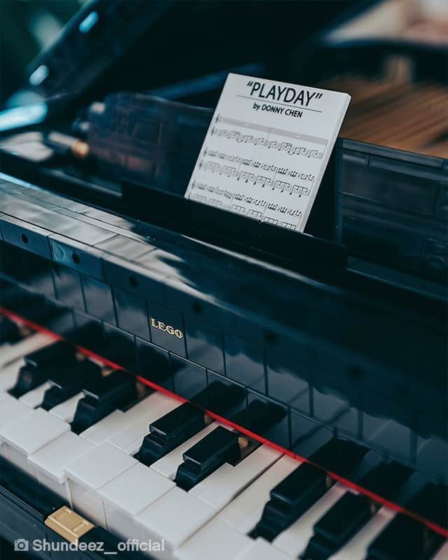 LEGOさんのインスタグラム写真 - (LEGOInstagram)「The LEGO Ideas Grand Piano is a real musical masterpiece 🎵 ​  📸 @shundeez_official from @brickcentral   #LEGO #Piano #Music」10月23日 20時00分 - lego