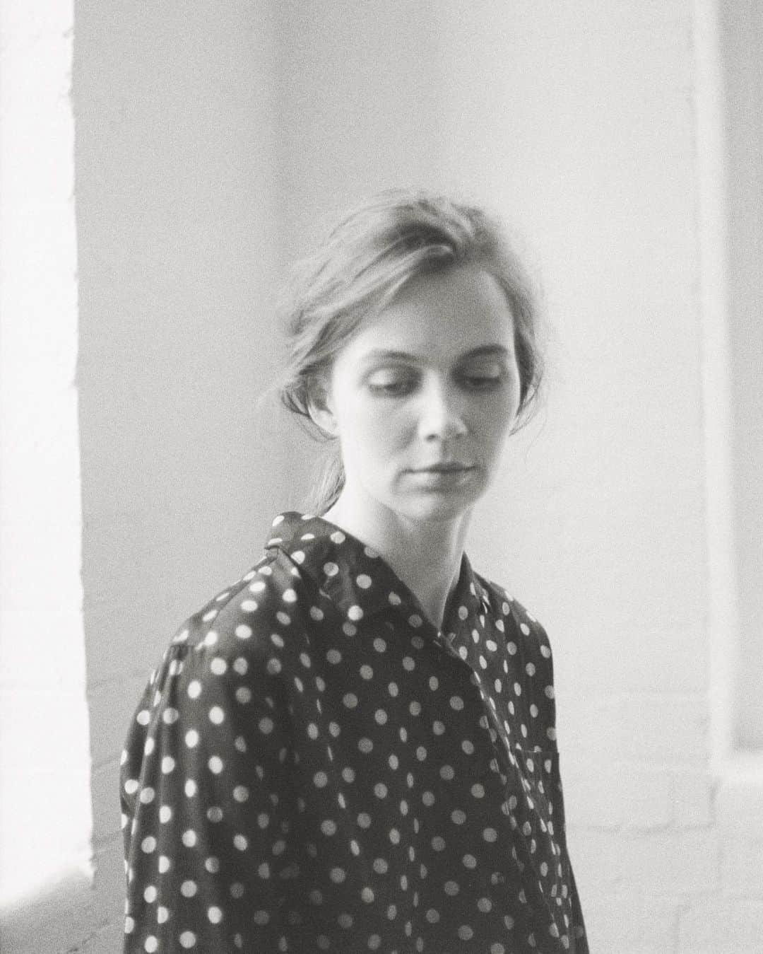 のインスタグラム：「Colenimo Dots dress. Silky touch, satin weave cotton 100%. Made in London✨ #colenimo #madeinlondon #polkadotdress #colenimoshop #columbiaroad」