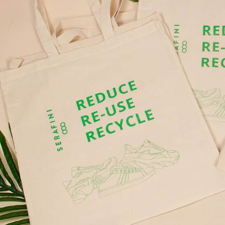 のインスタグラム：「Say no to plastic bag, use the new shopping bag Reduce Re-use Recycle! 🍀⁠ #WeAreSerafini #SerafiniShoes⁠ .⁠ .⁠ .⁠ .⁠ #green #ecofriendly #plasticfree #sustainable #sustainablefashion #organic #shoppingbag #sneakers #shoes #fashion #sneaker #sneakersaddict #style #sneakerheads #streetwear #ootd #vans #converse #nike #adidas #streetstyle #igsneakercommunity  #sneakerporn #sneakerholics #sneakerfreaker #footwear #shoesaddict ⁠ #italianstyle」