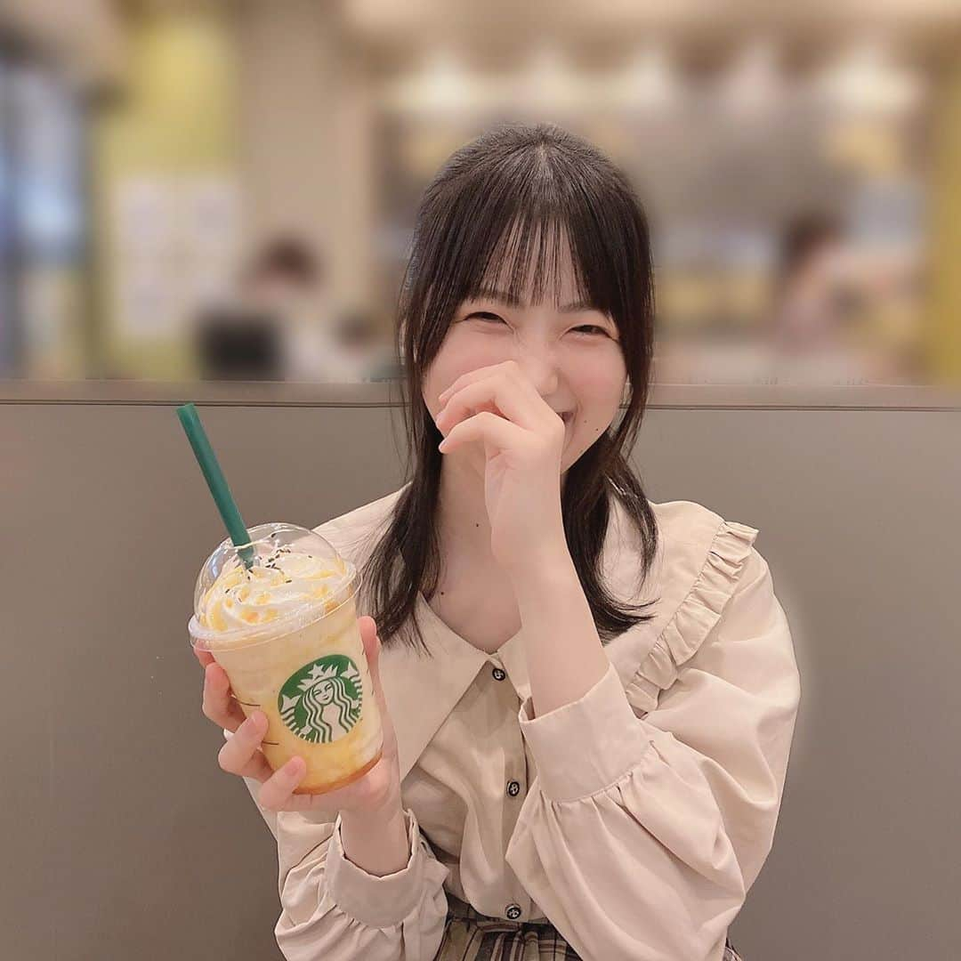 小川紗奈さんのインスタグラム写真 - (小川紗奈Instagram)「ずっと飲みたかったスタバのフラペチーノ飲めてご機嫌でした︎︎☺︎﻿ ﻿ ﻿ ﻿ ﻿ ﻿ ﻿ #スターバックス #スタバ #秋ドリンク #大学芋フラペチーノ #フラペチーノ #カフェ #starbucks #café」10月23日 20時07分 - sana_hkt48