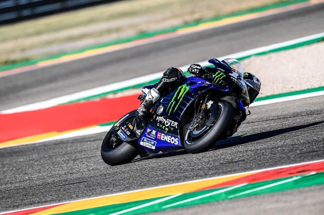 YamahaMotoGPさんのインスタグラム写真 - (YamahaMotoGPInstagram)「💬 @maverick12official, #AlcanizGP FP1 Result - P6:  "I think FP1 went well, because we tried many things on the bike that we weren‘t able to try last weekend. Amongst these changes we found some positive things for our bike. I think the new solutions can help us shave off a few tenths on this track. The overall feeling is really good. Now I want to try the current set-up in the afternoon with the correct tyres and put in many laps in a row."  #MonsterYamaha  #MotoGP」10月23日 20時09分 - yamahamotogp