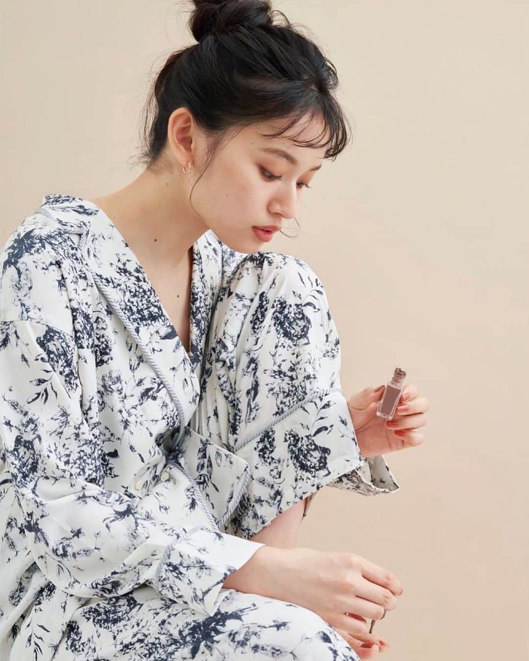 shihori.kathleenのインスタグラム：「🦶🏻💅🏻🌛」