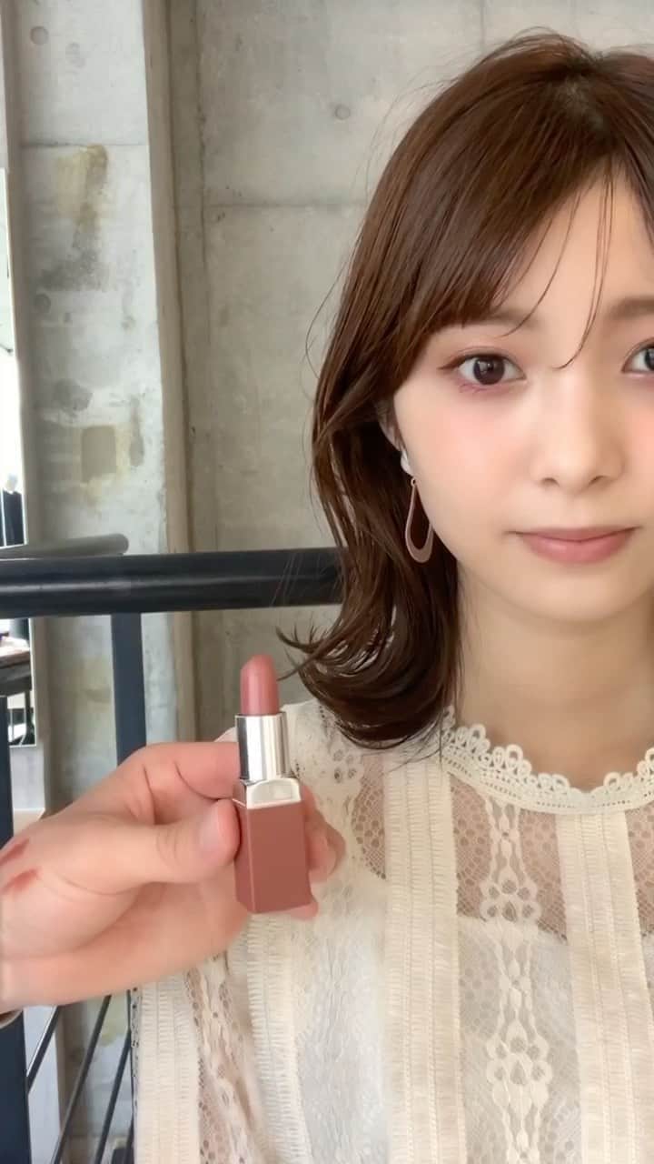 大木光のインスタグラム：「目元に可憐な色気を纏う リール✋♪ items... ○Eye make ・NARS デュオアイシャドー3930 ・Celvoke アイブロウペンシル01 ・LAURA MERCIER キャビアスティックアイカラー2009 ・CLIO プロシングルシャドウ G02 ○Cheek ・rms beauty ティントデイリーリップバーム　peacock lane ○Lip ・CLINIQUE イーブンバターポップ　13クローサー ○Highlight ・CLINIQUE パウダーポップフラワー　ハイライター0 ルナーポップ #nars #celvoke#lauramercier #clio #rmsbeauty #clinique #メイク#コスメ#メイクアップ#化粧品 #メイク動画 #チーク #リップ#リップスティック  #ハイライト#コスメ好き#コスメ好きさんと繋がりたい」