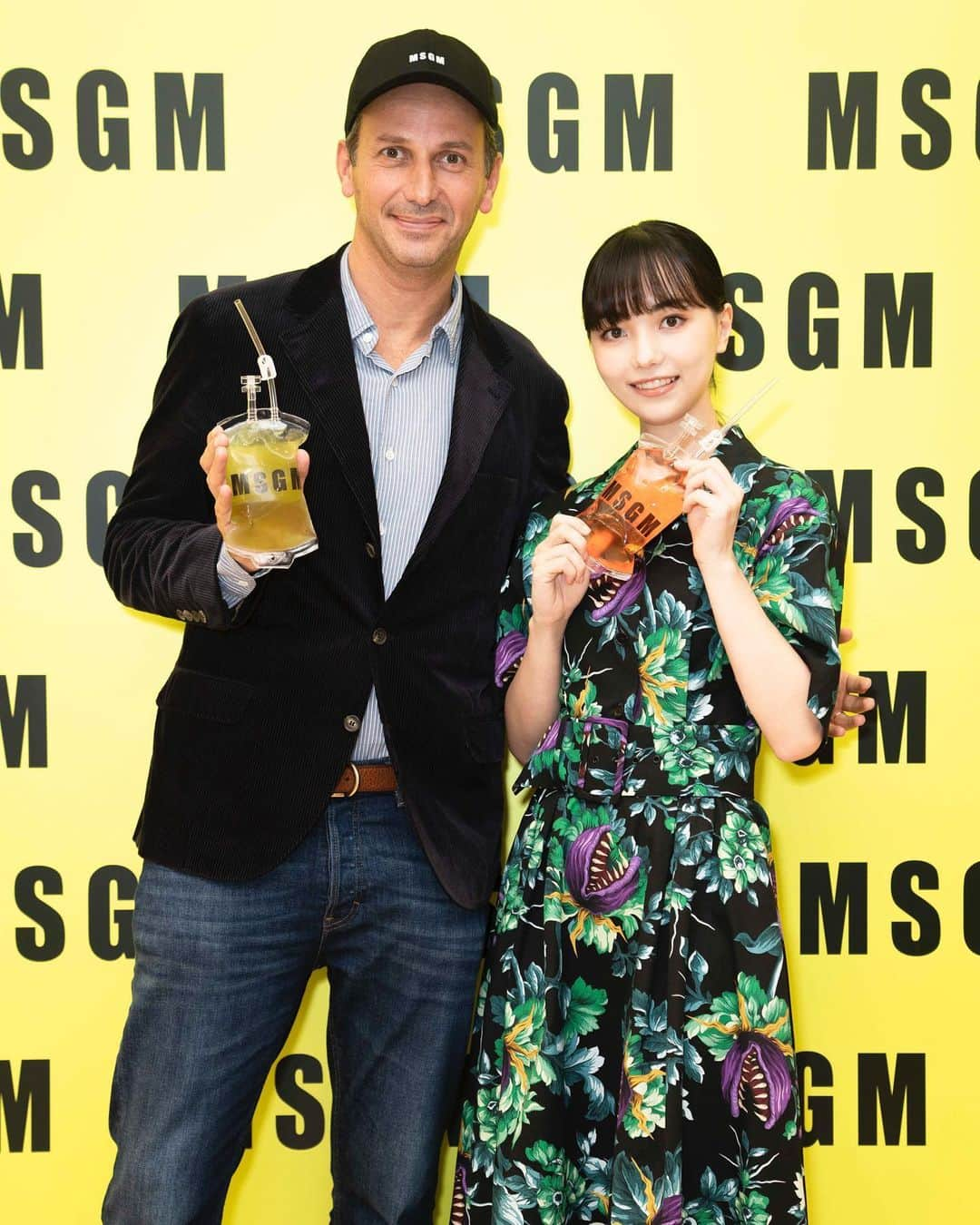 黑嘉嘉（ヘイ・ジャアジャア）さんのインスタグラム写真 - (黑嘉嘉（ヘイ・ジャアジャア）Instagram)「MSGM 秋冬新品鑑賞會❤️ Thank you for having me @bluebelltw 我身上這件衣服的食人花感覺好適合萬聖節哦😈👻🎃  👗 : @msgm 👠 : @jimmychoo  📷 : @isellali.photo   #bluebelltw」10月23日 20時24分 - jiajia94526