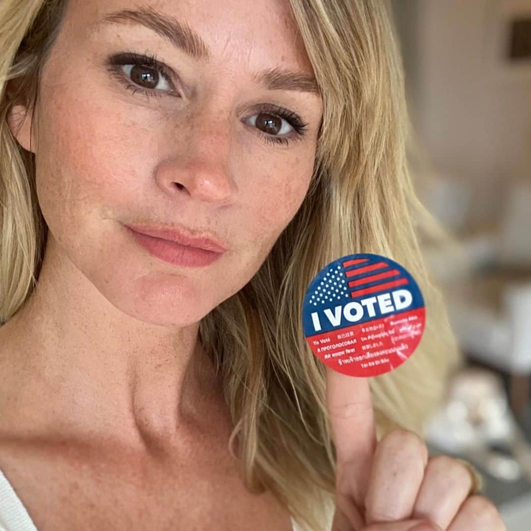 キャメロン・リチャードソンのインスタグラム：「I voted!!!!」