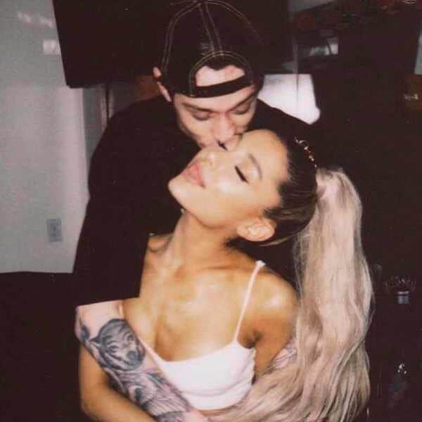 E! Onlineさんのインスタグラム写真 - (E! OnlineInstagram)「Ariana Grande is so f-ckin' grateful for her ex, and may have just called him out in her new song "Positions." Link in bio for the wordplay that fans think is an ode to Pete Davidson. (📷: Instagram)」10月24日 6時02分 - enews