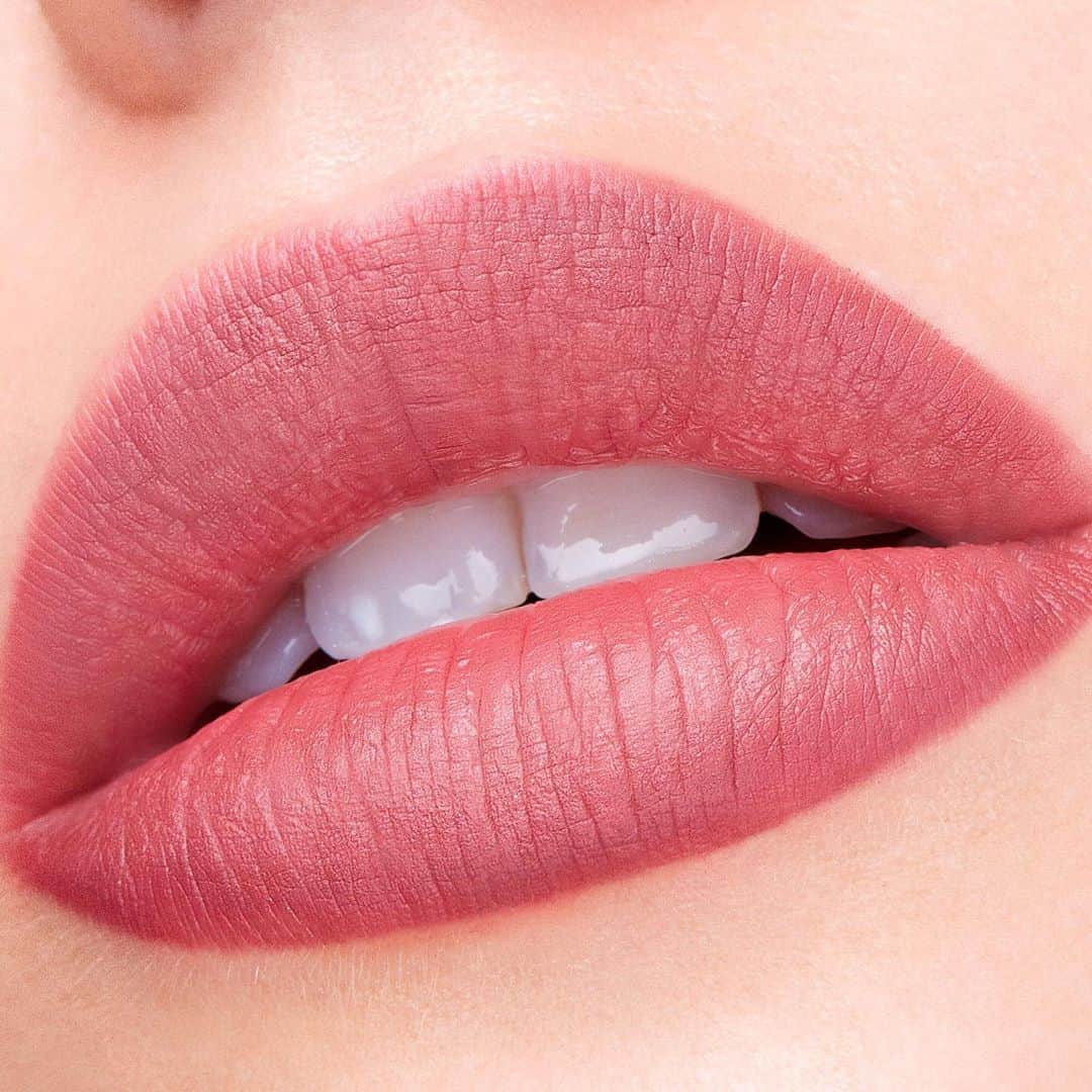 Stila Cosmeticsさんのインスタグラム写真 - (Stila CosmeticsInstagram)「VERONA, nudey pink, Stay All Day® Liquid Lipstick is enriched with vitamin E and avocado oil &  softens the lips so they look and feel beautiful! Shop & try on now at StilaCosmetics.com to find your perfect shade.   #StilaCosmetics #Stila #StayAllDayLipstick」10月24日 5時58分 - stilacosmetics