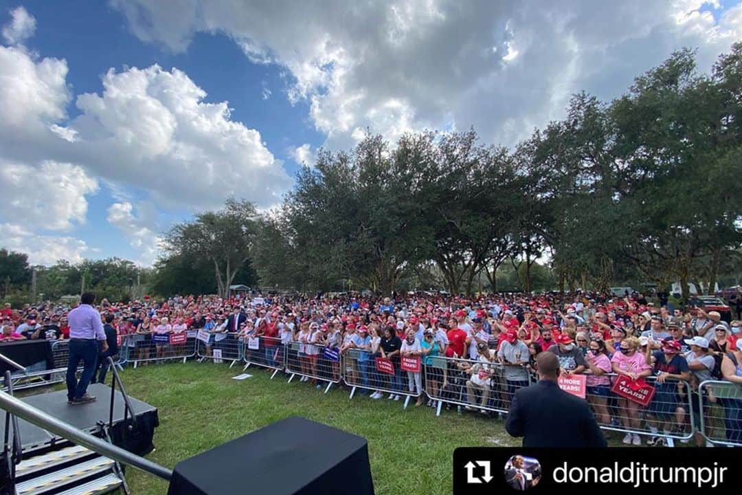 ドナルド・トランプさんのインスタグラム写真 - (ドナルド・トランプInstagram)「Thank you Don!  #Repost @donaldjtrumpjr ・・・ Incredible week on the road. It’s been pretty grueling doing three or four rallies a day plus TV media and radio but it’s totally worth it to fight for our country, for our freedoms, and for our children. The crowds that have shown up for me have just been incredible and their energy feeds me and makes it incredible. Given what I’ve seen from the left we have to fight every step of the way to make sure they don’t gain power and destroy the country we love.」10月24日 6時00分 - realdonaldtrump