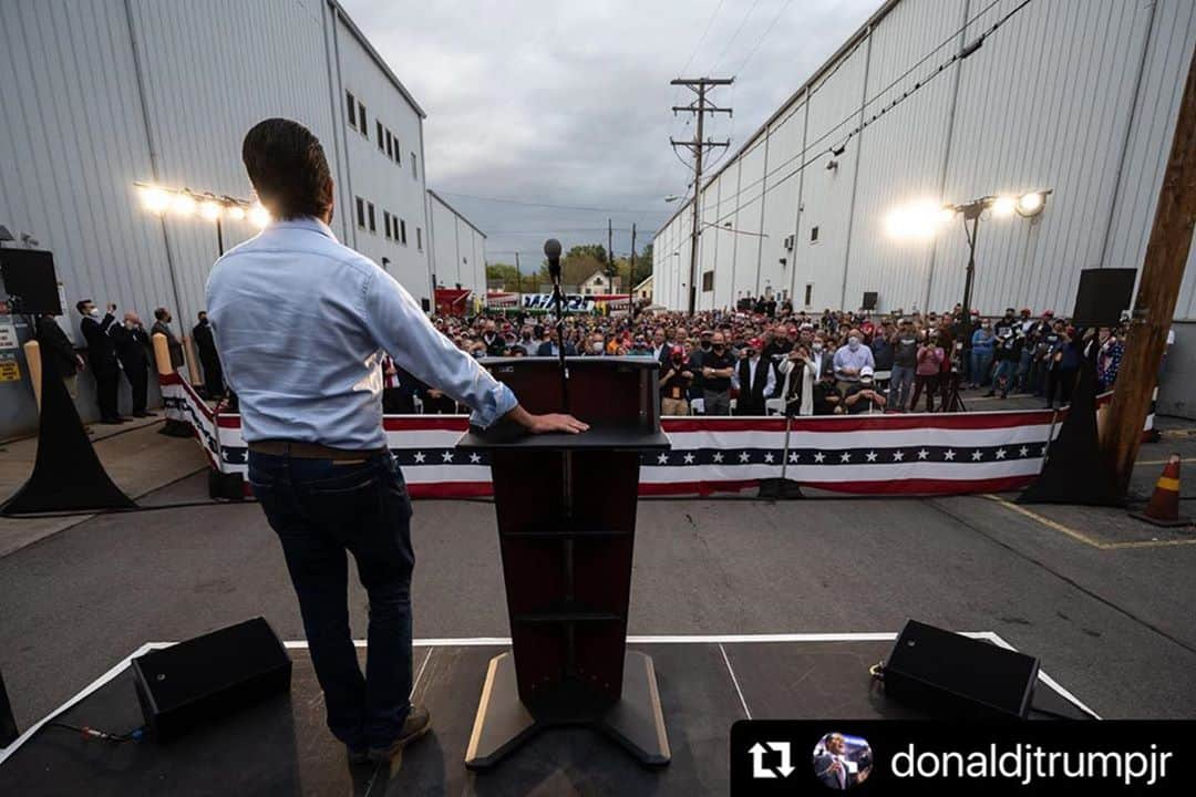 ドナルド・トランプさんのインスタグラム写真 - (ドナルド・トランプInstagram)「Thank you Don!  #Repost @donaldjtrumpjr ・・・ Incredible week on the road. It’s been pretty grueling doing three or four rallies a day plus TV media and radio but it’s totally worth it to fight for our country, for our freedoms, and for our children. The crowds that have shown up for me have just been incredible and their energy feeds me and makes it incredible. Given what I’ve seen from the left we have to fight every step of the way to make sure they don’t gain power and destroy the country we love.」10月24日 6時00分 - realdonaldtrump