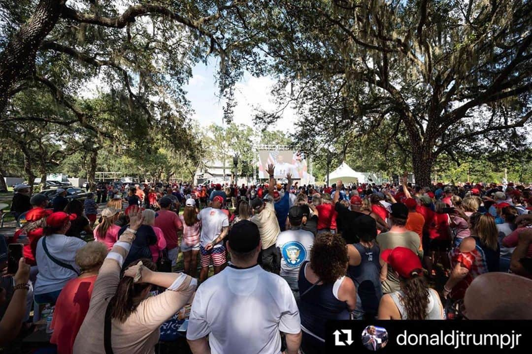 ドナルド・トランプさんのインスタグラム写真 - (ドナルド・トランプInstagram)「Thank you Don!  #Repost @donaldjtrumpjr ・・・ Incredible week on the road. It’s been pretty grueling doing three or four rallies a day plus TV media and radio but it’s totally worth it to fight for our country, for our freedoms, and for our children. The crowds that have shown up for me have just been incredible and their energy feeds me and makes it incredible. Given what I’ve seen from the left we have to fight every step of the way to make sure they don’t gain power and destroy the country we love.」10月24日 6時00分 - realdonaldtrump