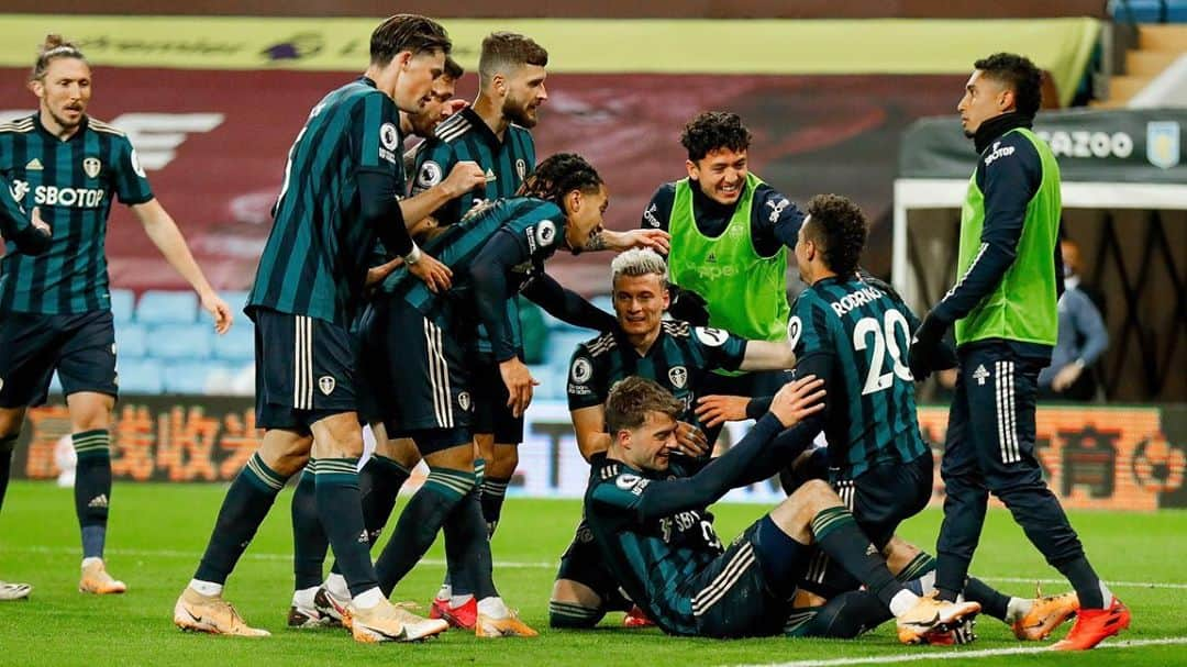 ロドリゴ・モレノ・マチャドさんのインスタグラム写真 - (ロドリゴ・モレノ・マチャドInstagram)「Can’t imagine a better Friday Night. Enjoying football with this team. Amazing Patrick!!! Keep marching on @leedsunited 🔵⚪️🟡」10月24日 6時07分 - rodrigom_91