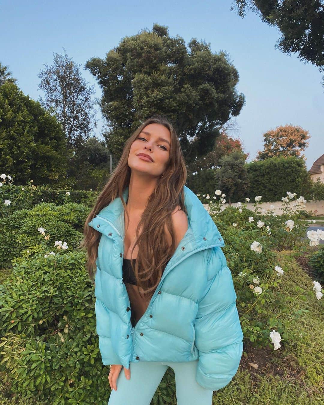 Katelyn Byrdのインスタグラム：「cozy in the fresh @alo Blue Quartz 🦕」