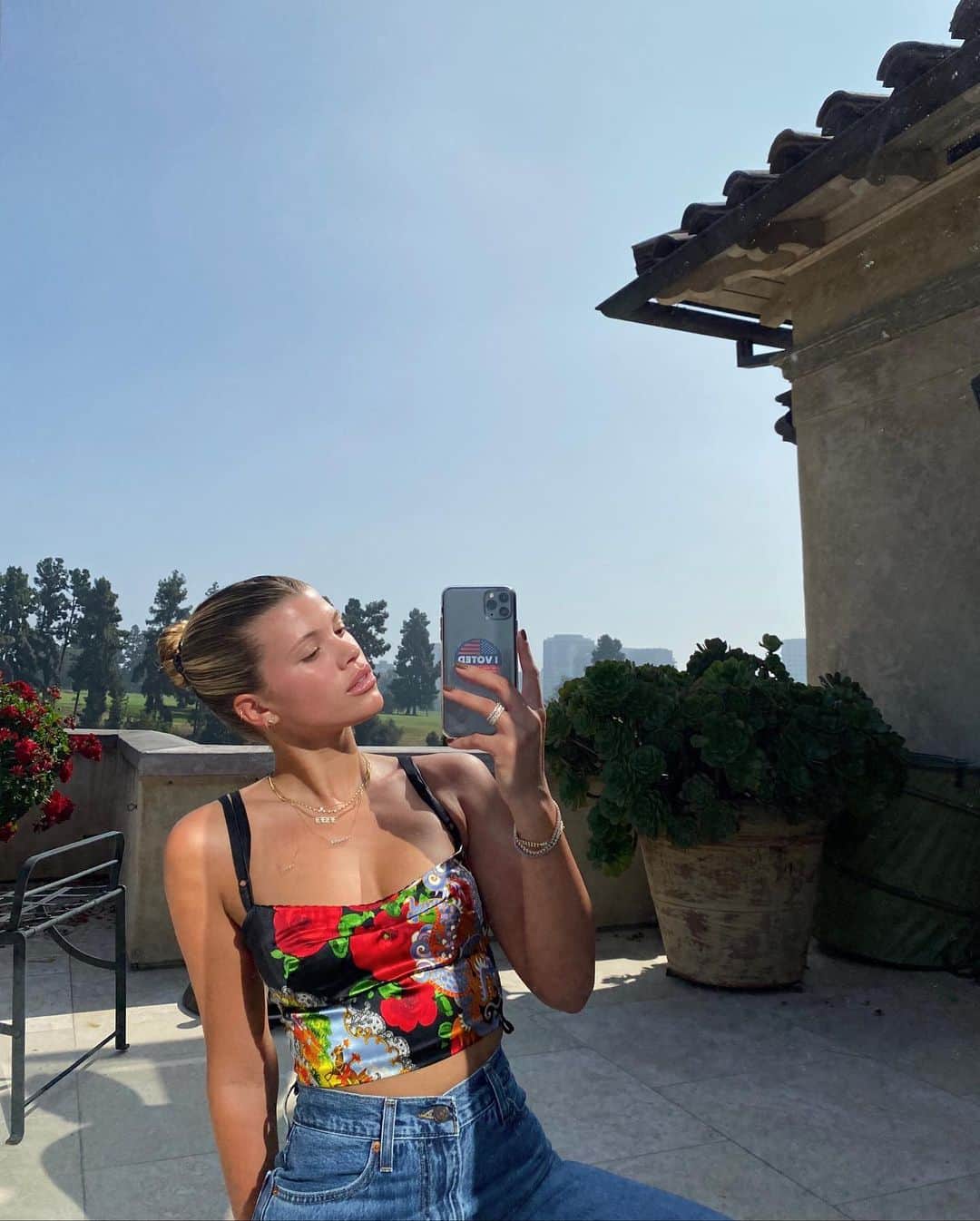 ソフィア・リッチーのインスタグラム：「I voted 🍒」