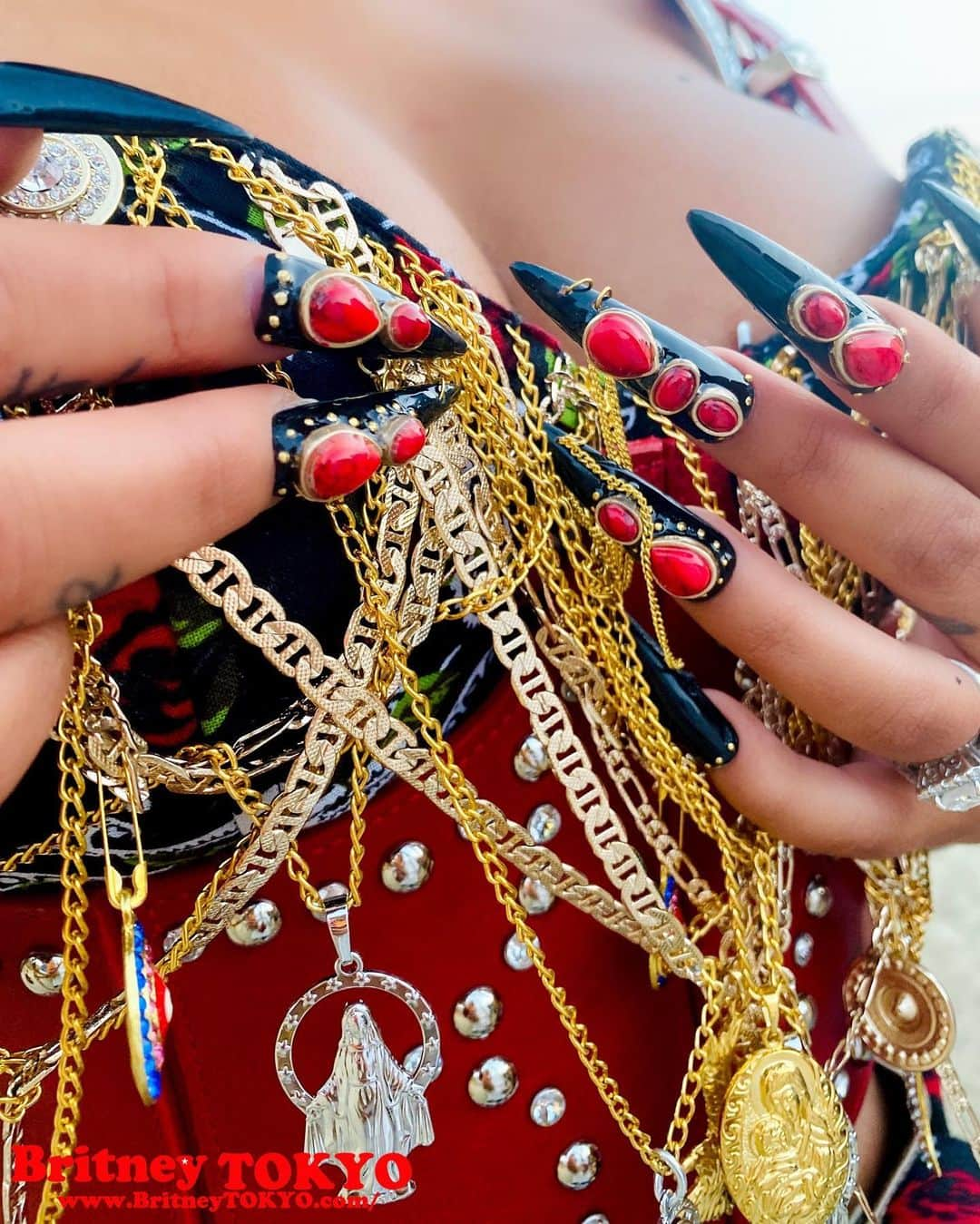 Britney TOKYOさんのインスタグラム写真 - (Britney TOKYOInstagram)「Bichota @karolg 🔥🔥🔥  #nailart #nails #britneytokyo #karolg #karolgnails」10月24日 7時00分 - britneytokyo