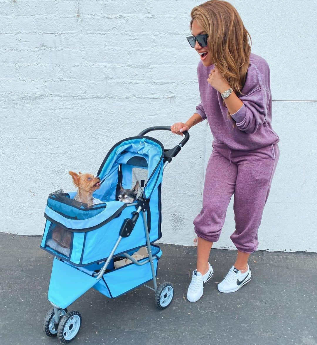 ジェシカ・バーチアーガのインスタグラム：「Fashionnovapartner out w the babies yesterday in this super cozy fit from @fashionnova」