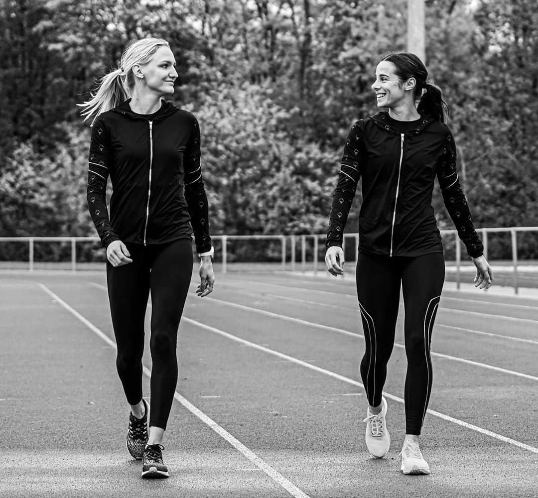 ハンネ・クレスのインスタグラム：「Good to be back on the track with my teammates 💕 Not liking the tempo sessions so much though 😅 300m-600m-900m-600m-300m  😎-😅-🥵-☠️-💩  📸 @a_writer.s_eye   #instagramvsreality #reallife #runningfaces #wintertraining #tempos」
