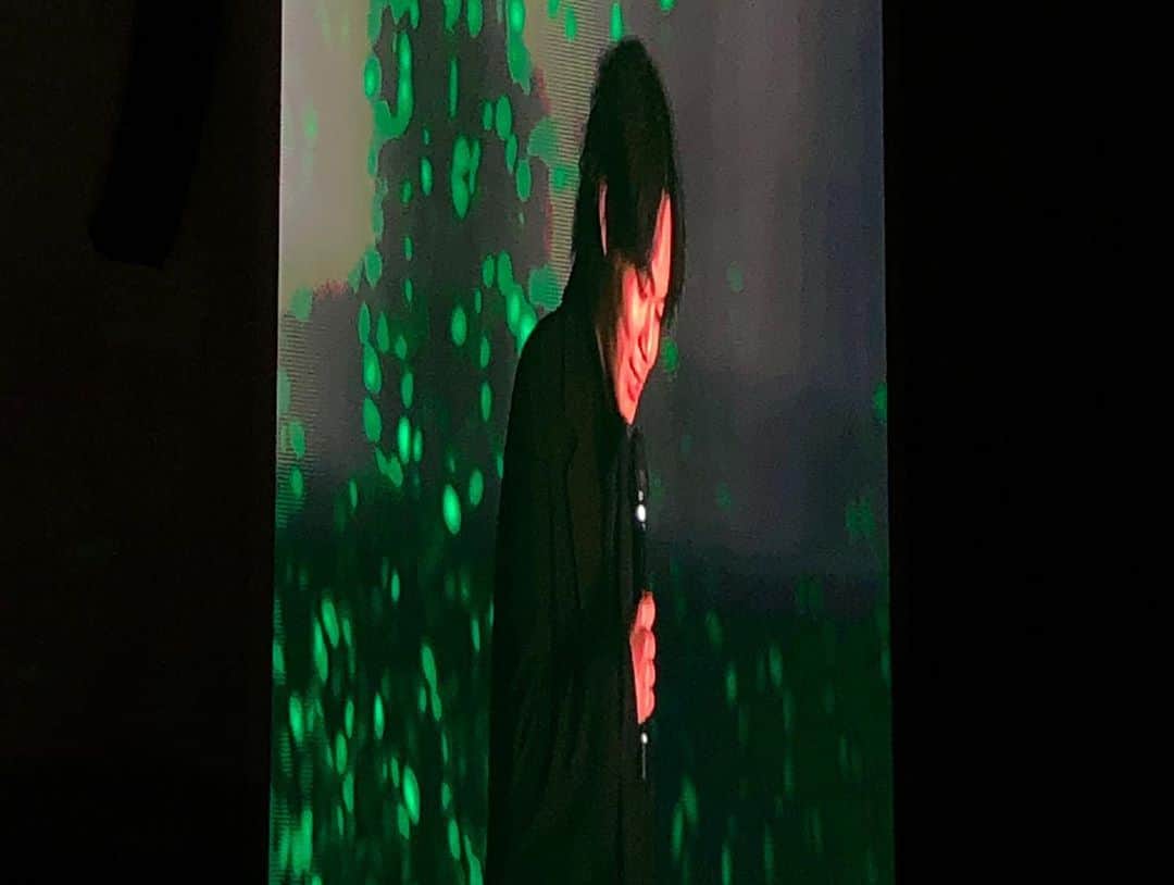 リュ・ギョンスさんのインスタグラム写真 - (リュ・ギョンスInstagram)「짧지만 강렬하고 행복 했던  부산국제영화제. 저에게는 굉장히 뜻 깊고 한 없이 소중한 작품 ‘대무가 : 한과 흥’ 으로 영화의전당 야외극장에서 관객 여러분들을 만나 뵙게 되어 대단히 영광이었습니다. 하루 빨리 극장에서 20대 무당 ‘신남’으로 관객 여러분들을 만나게 될 날을 기약하며,  ‘한국영화’ 그리고 ‘극장’을 마음 깊이 응원합니다.」10月23日 22時33分 - ryurudtn