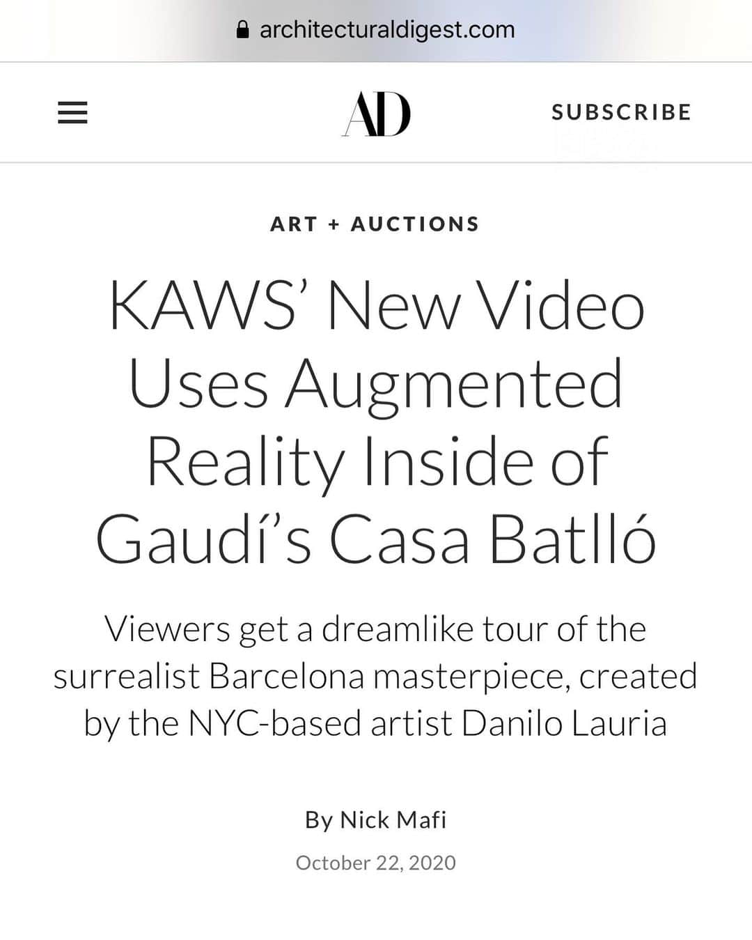 KAWSONEさんのインスタグラム写真 - (KAWSONEInstagram)「Thank you @archdigest for featuring this video @danilo made entirely with his iPhone using my sculptures inside Gaudí’s Casa Batlló using the  @acuteart augmented reality app... @amyastley @iamnickmafi @casabatllo ✨✨✨ #KAWS #Danilo #AcuteArt #Gaudi #CasaBatllo」10月23日 22時50分 - kaws