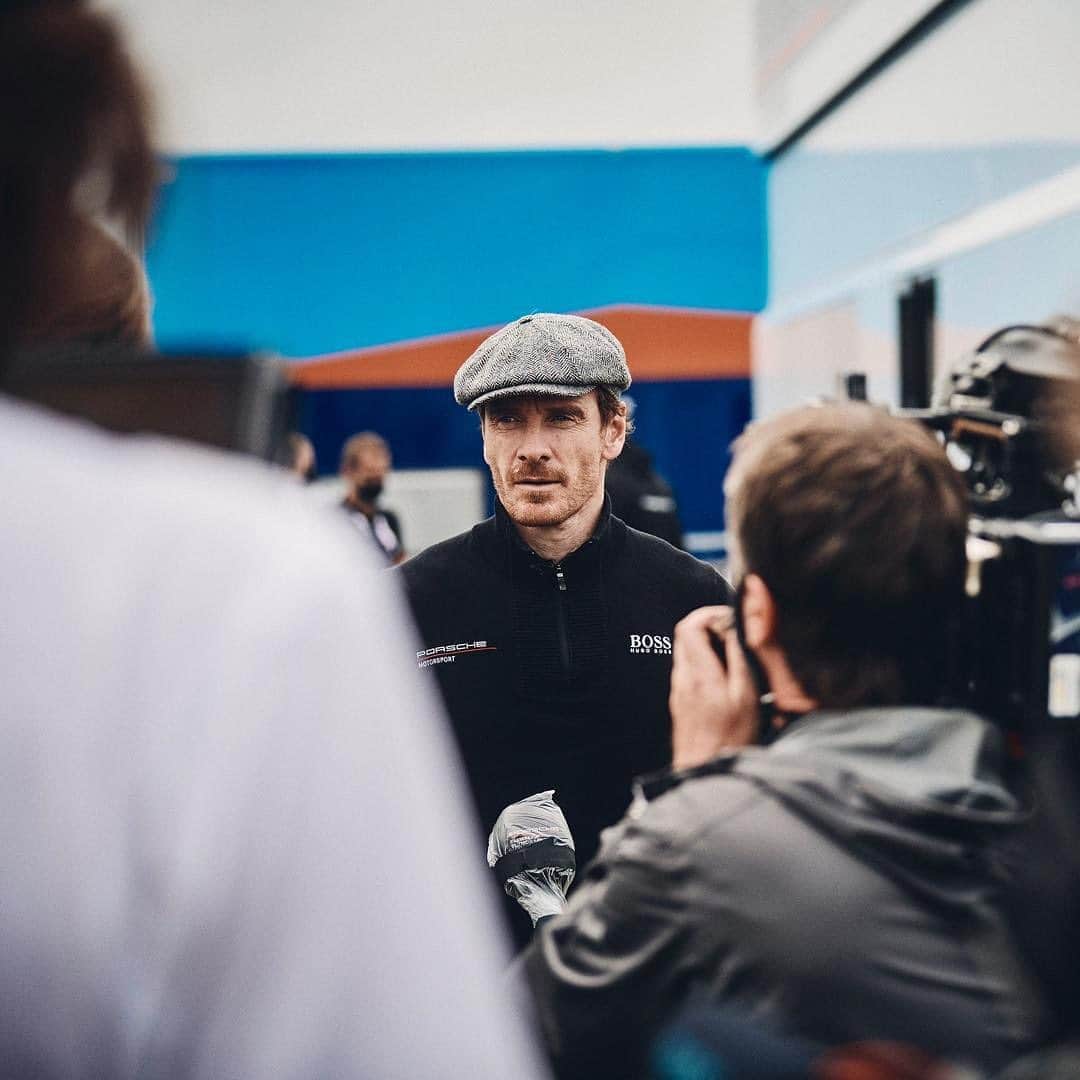 Porscheさんのインスタグラム写真 - (PorscheInstagram)「Season 2 of Michael Fassbender’s Road to Le Mans is now live on YouTube! Follow Michael on his journey to compete at the world’s ultimate motorsport event in this thrilling weekly YouTube series. Link in bio.」10月23日 23時02分 - porsche
