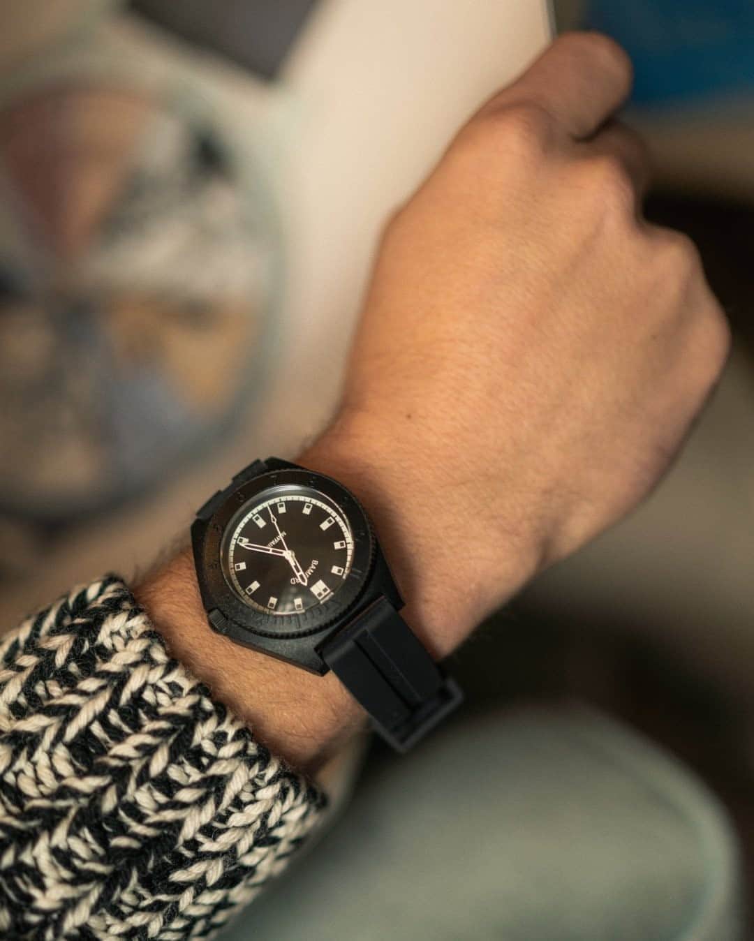 MR PORTERのインスタグラム：「@bamfordwatchdepartment would give customers the 'Mayfair' watch while their timepieces were being serviced - it was so popular, the label decided to launch it as part of the permanent collection. Designed with a unidirectional bezel for precise timekeeping, this all-black 'Sport' model is built with a durable polymer case and powered by a reliable automatic movement. A brilliant everyday watch. Tap or head to the link in bio to shop #MRPORTER」