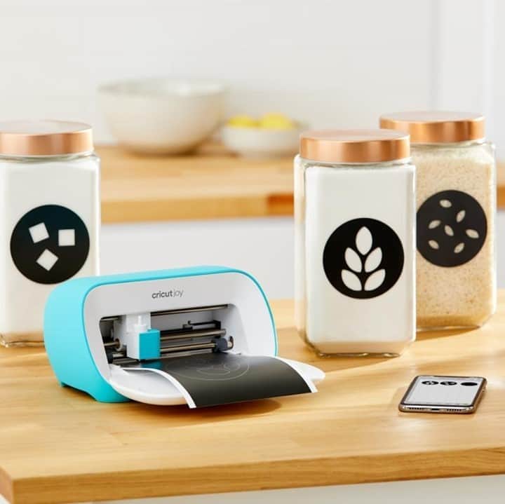 HGTVさんのインスタグラム写真 - (HGTVInstagram)「If you're thinking about DIYing holiday gifts this year, then you may want to add this mighty mini machine to your craft table. 💪 We reviewed the new Cricut Joy and laid out the pros and cons of this smaller vinyl cutter versus the original (and much more expensive) Cricut Maker. ✂️⁠ ⁠ Read what an experienced crafter thought after testing both models and shop them at the link in our bio. 🔝🛍⁠ ⁠ May we also add that the Joy would make a great gift?! 🎁⁠ ⁠ #circutjoy #productreview #giftideas #craftersofinstagram #vinylcrafts」10月23日 23時02分 - hgtv