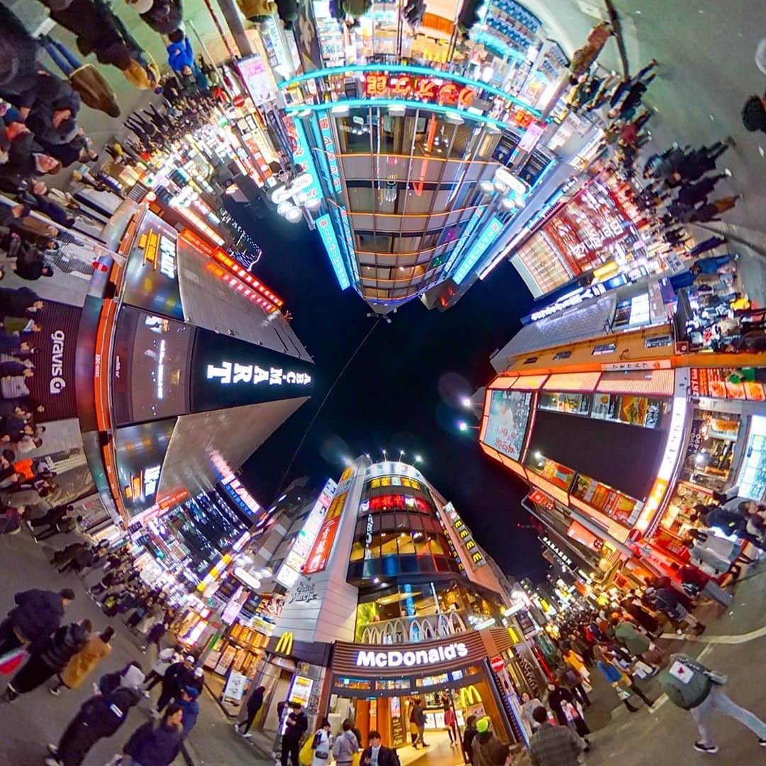 Official RICOH THETAさんのインスタグラム写真 - (Official RICOH THETAInstagram)「Your Ricoh THETA camera can provide a new perspective on the buildings around you. We are loving this artsy 360º shot by the talented @theta_ichiroo on our THETA V. 📍Tokyo . . . . . #ricohusa #ricoh #ricohimaging #theta360 #lifein360 #360camera #thetasc2 #360view #camera #cameratips #cameralover #photographylovers #photographer #cityphoto #citylife #cityphotography #streetstyle #tokyo #tokyophotography #tokyophoto #thetav」10月23日 23時20分 - theta360official