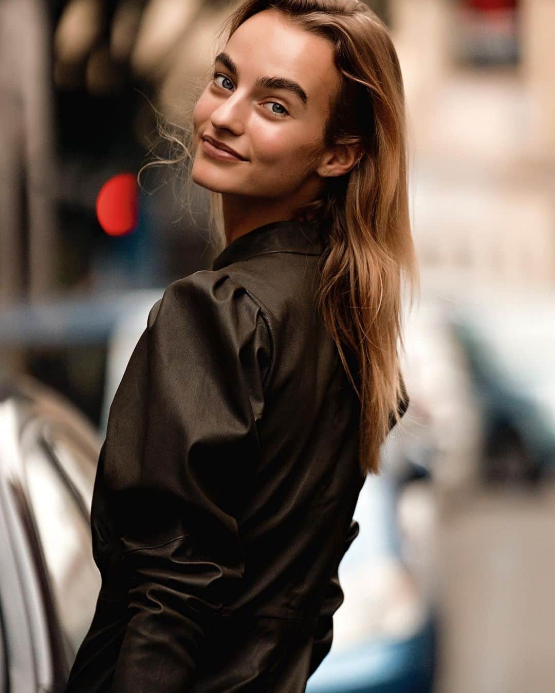 マルチェ・フェルフーフのインスタグラム：「Few weeks ago in Milan ☀️☀️」