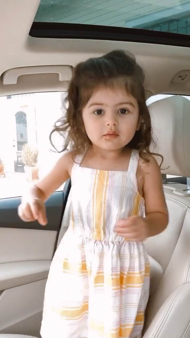 Sazan Hendrixのインスタグラム
