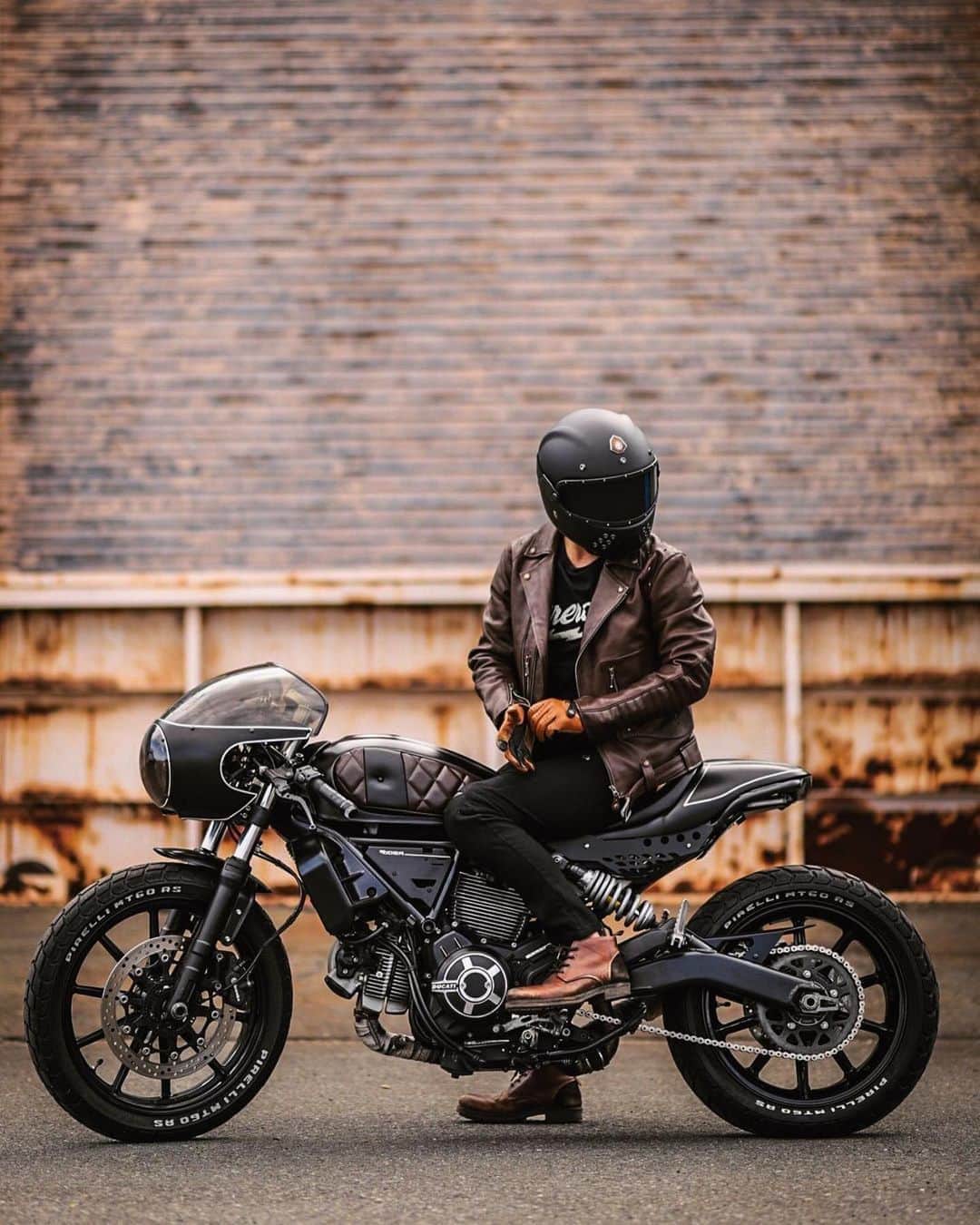 epidemic_motorsさんのインスタグラム写真 - (epidemic_motorsInstagram)「Scheduled for consecutive holidays, excited 🏍 @ktn_k_moto  ・ ・ ・ ・ #scramblerducati #ducatiscrambler #ducatistagram #fortheride  #ducatimonster #caferacerstyle  #caferacerporn #bikersclub  #scrambler #custombikes #ducati  #ducatistyle #ducatilife  #caferacersofinstagram  #caferacerculture  #caferacerdreams  #caferacer #caferacers #caferacergram  #kaferacers #caferacerworld  #cafesofinsta #caferacerxxx  #epidemicmotors #epidemic_motors」10月23日 23時57分 - epidemic_motors