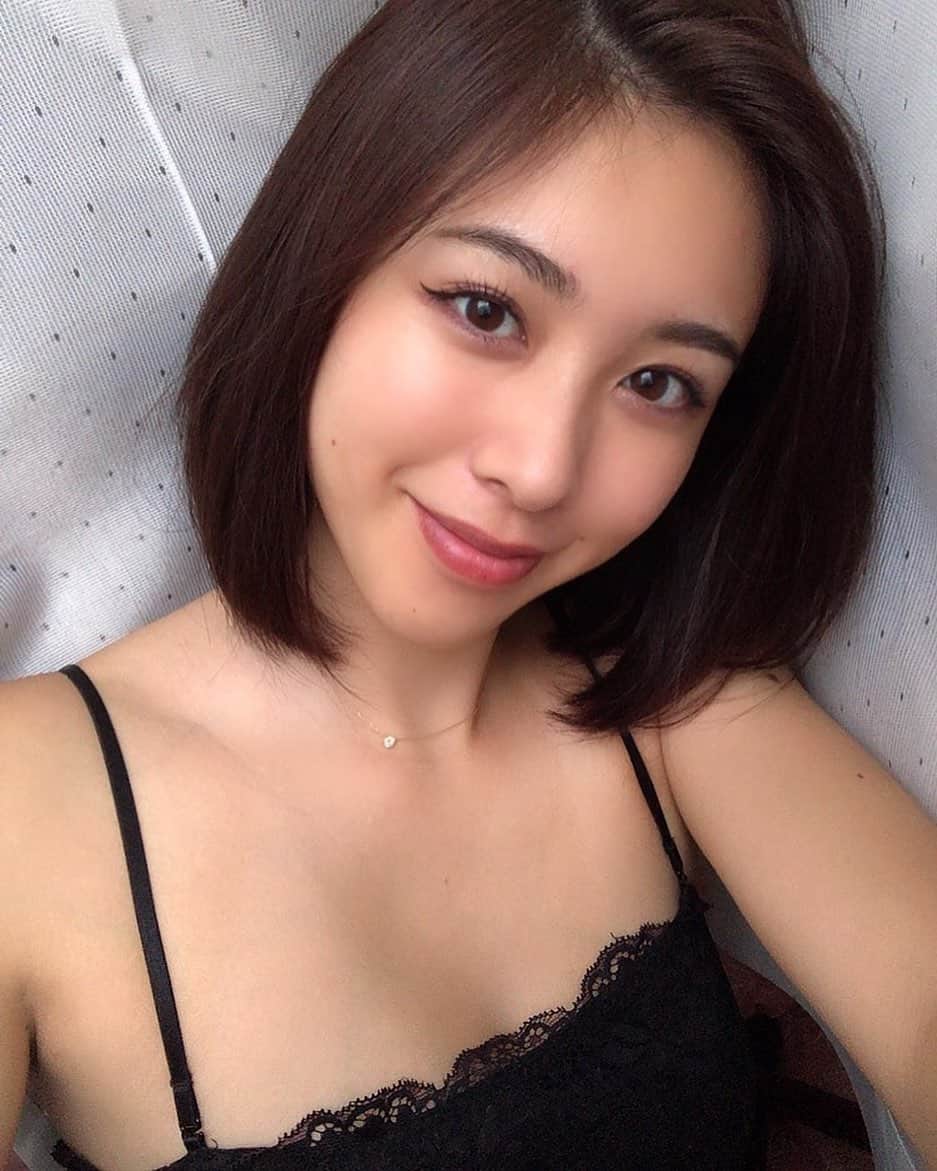 のインスタグラム：「今日はずっと雨だったね☔️ 最近もう乾燥する時期になってきたから、たっっぷり保湿して寝よーっと😴 みんなおやすみ🌙 . #new #cyberjapan #サイバージャパン #新人 #cjd_chiaki」