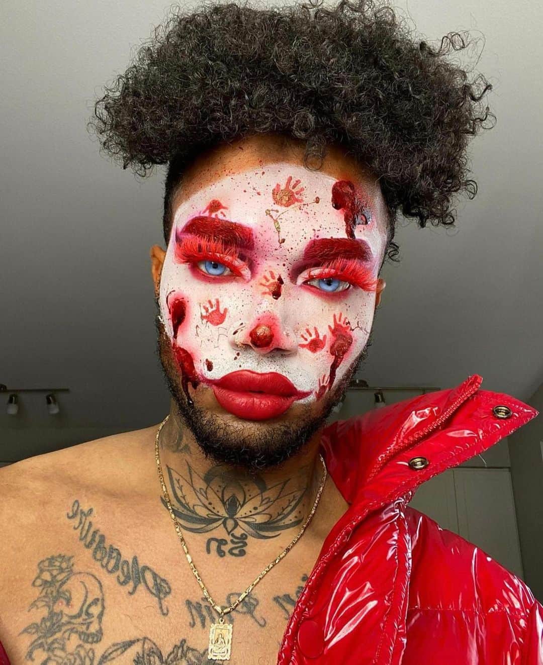 Jeffree Star Cosmeticsさんのインスタグラム写真 - (Jeffree Star CosmeticsInstagram)「🩸@kiingbashh created this look using our #BloodSugar palette & #VelvetTrap lipstick in the shade The Perfect Red 🔥 #jeffreestarcosmetics」10月24日 0時06分 - jeffreestarcosmetics
