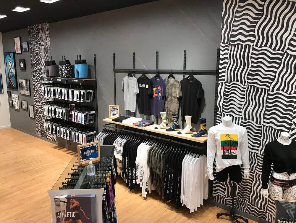 Stanceさんのインスタグラム写真 - (StanceInstagram)「Grand Opening ✨... Stance is proud to announce the opening of our NEW Westfield Topanga store, located in Canoga Park, CA. Come by and check us out. Oh...btw we are also still hiring here and our other Stance locations. Click link in bio for more information. 🧦🧦🧦」10月24日 0時11分 - stanceofficial