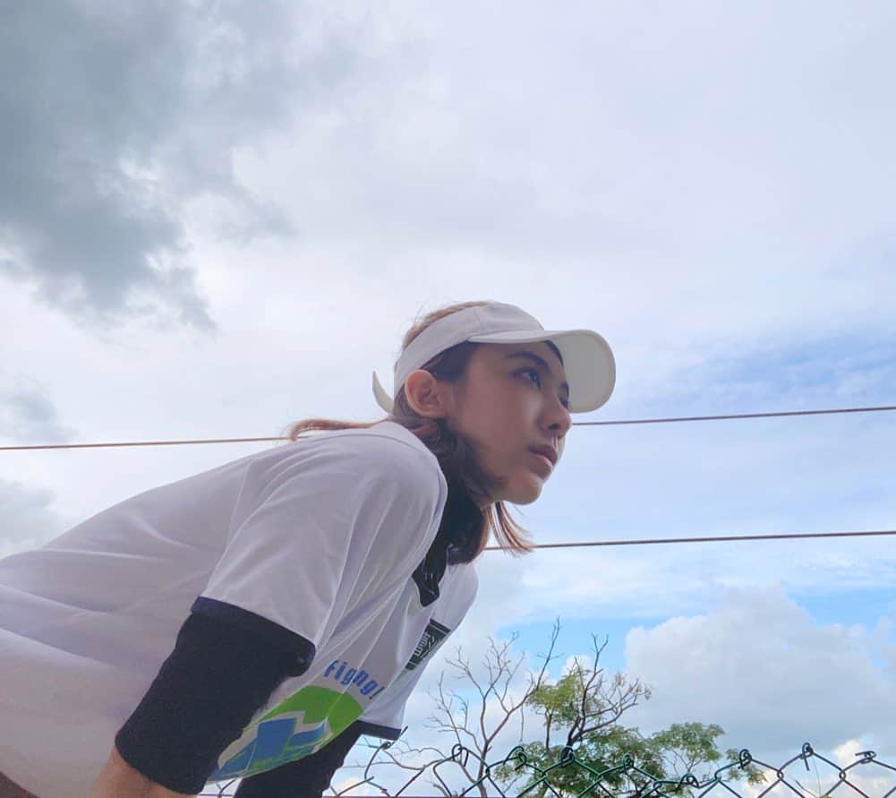 特蕾沙（Teresa）のインスタグラム：「在變冷之前 像個年輕人般走出戶外  #霜降秋意濃 #請注意保暖  #極智對決 #決戰八里 #不是巴黎」