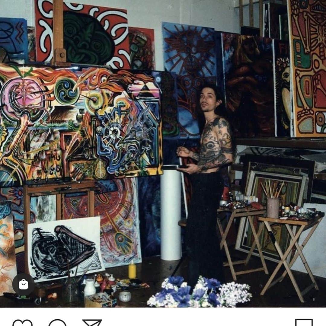 アムステルダム・タトゥー・ミュージアムのインスタグラム：「#filipleu #tattoolife#tattoolifemag #mikivialetto .filip leu painting in our studio about 20 years ago .order his new book by young mister #mikivialetto」