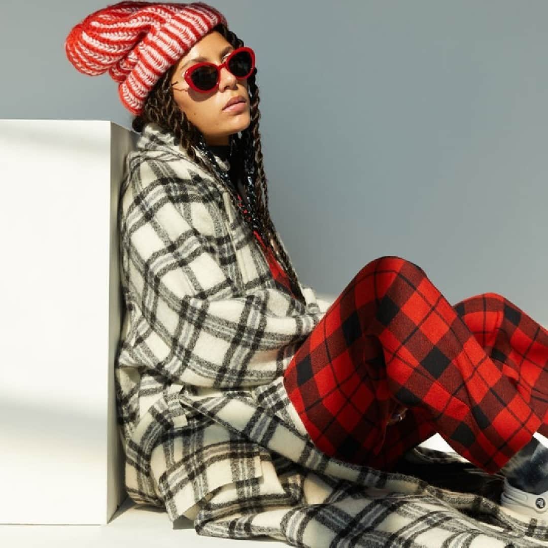 のインスタグラム：「Dress code: Make it statement  Editorial by @hypebae featuring LUAVA in Red/Champage Gold  Stylist: @maleeka.moss  Photography: Michael @kusumadjaja __ #mykita #linkinbio」