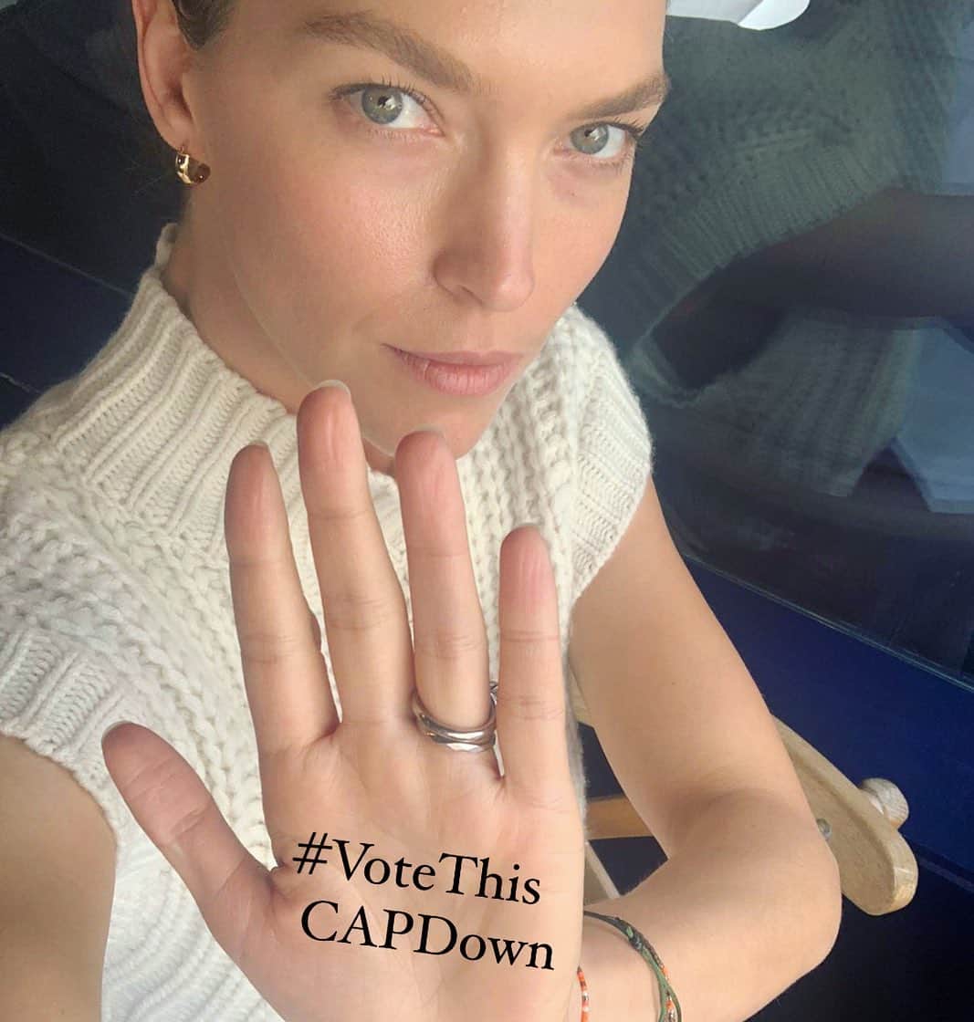 アリゾナ・ミューズのインスタグラム：「Today, the European Parliament decided the future of agriculture for the next 7 years.  It was an opportunity that comes only once every 7 years, when the European Union reviews its billion-Euro farm subsidies budget.  The EU failed to #VoteThisCAPDown and as @gretathunberg just Tweeted “basically made their insufficient so-called climate and environmental targets impossible to reach.”  We want food to be good for our bodies and good for the planet. And we want to know that the farmer who produced the food is getting a fair, living wage.   We must leverage the power of money to solve the crimate crisis, by making sure that this financial aid is provided to farmers that are working to save the planet.  We need to show we’re here to hold people accountable for their decisions.  Time to #WithdrawTheCAP  Spread the message 🖐」